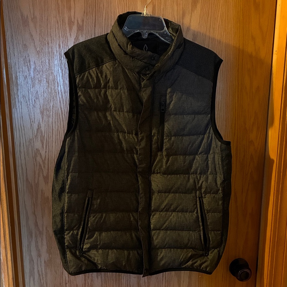 Prana Men's Puffer Vest - Dark Gray